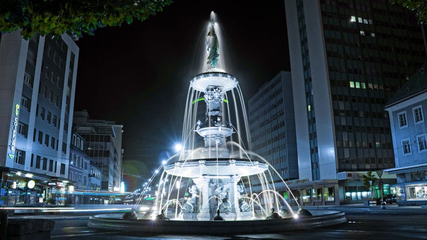 Fontaine sur l'Avenue Léopold Robert à La Chaux-de-Fonds