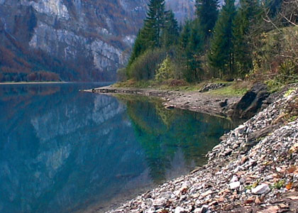 Le lac du Klöntal à Glaris