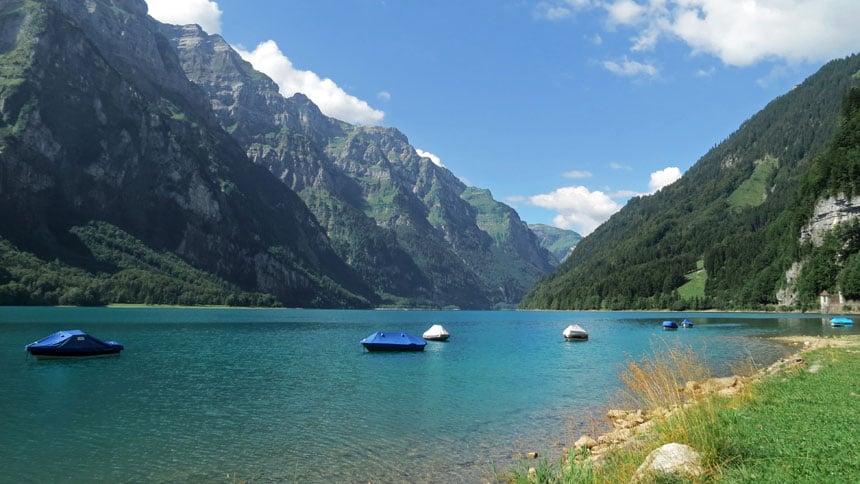 Lac du Klöntal à Glaris (Klöntalersee)