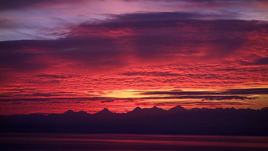 Panorama sur le lac de Neuchâtel et les Alpes